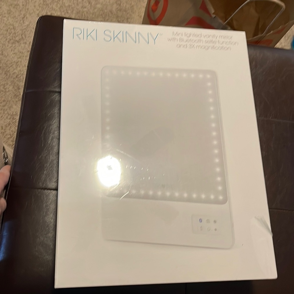 riki skinny mini lighted vanity mirror NEW IN BOX